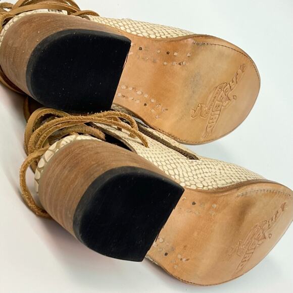 FREEBIRD JOJO Boot. WHITE LEATHER SNAKE BACK LACE ANKLE BOOT SZ 8 NWOB - Picture 11 of 14